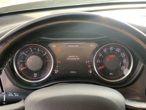 Used 2022 Dodge Challenger R/T w/ Driver Convenience Group image 9