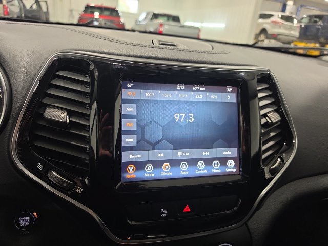 Used 2020 Jeep Cherokee Limited AWD/4WD image 13