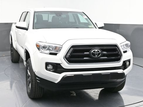 Used 2023 Toyota Tacoma SR5 w/ Technology Package image 2