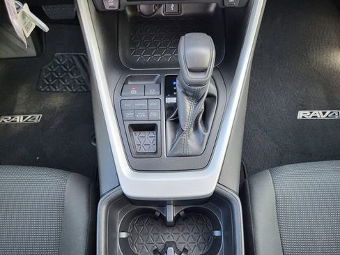 Used 2022 Toyota RAV4 LE AWD/4WD image 19