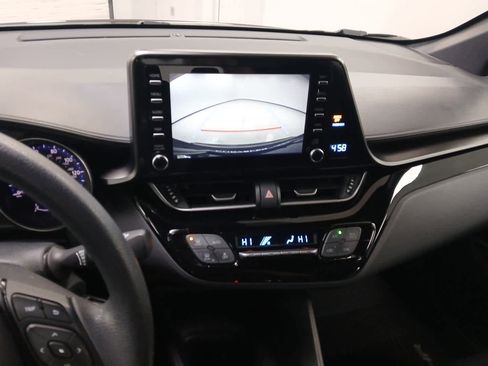 Used 2019 Toyota C-HR LE image 9
