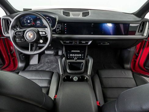 Certified 2024 Porsche Cayenne AWD/4WD image 20
