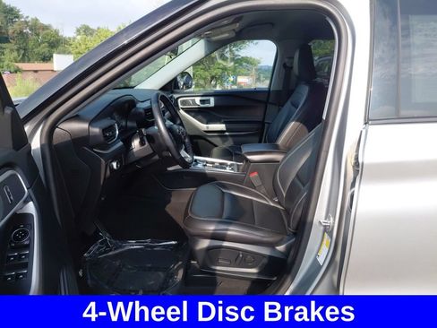 Used 2022 Ford Explorer XLT w/ Equipment Group 202A AWD/4WD image 26