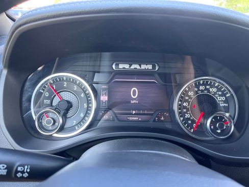 Used 2025 RAM 1500 Laramie AWD/4WD image 16