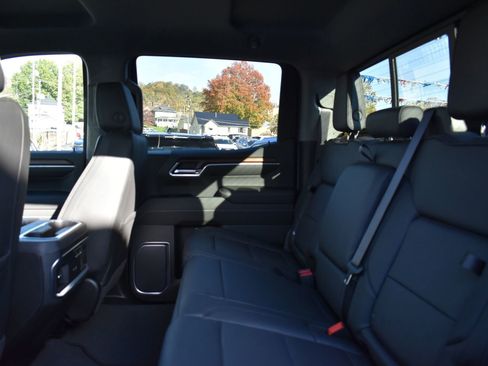 New 2026 GMC Sierra 1500 SLT w/ SLT Premium Plus Package image 17