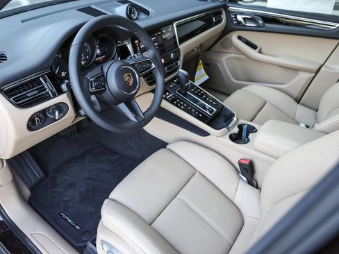 New 2026 Porsche Macan AWD/4WD image 4