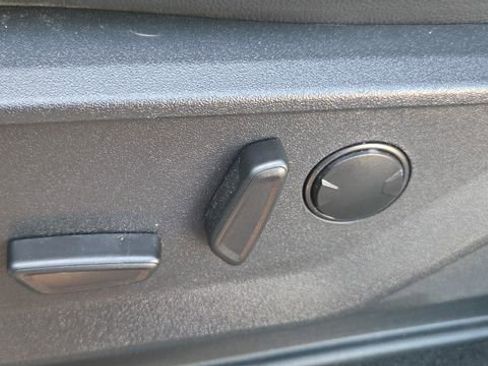 Used 2025 Ford F150 Lariat w/ Equipment Group 501A Mid image 43