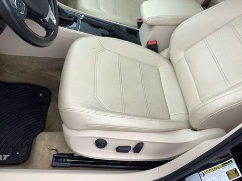 Used 2015 Volkswagen Passat 1.8T Limited Edition image 9