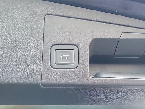 Used 2025 Cadillac XT5 Luxury image 22