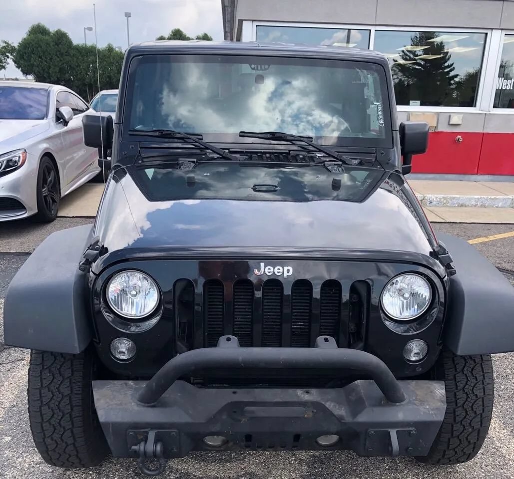Used 2015 Jeep Wrangler Unlimited Sport w/ Mopar Black Appearance Group AWD/4WD image 4