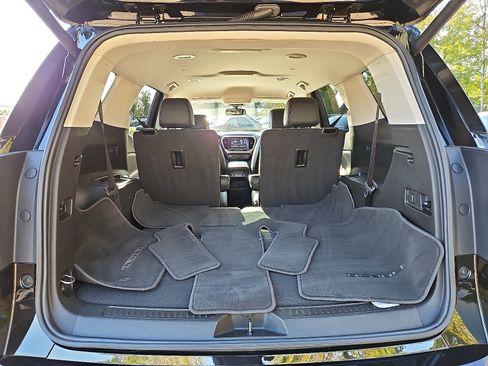 Used 2020 GMC Acadia Denali image 28