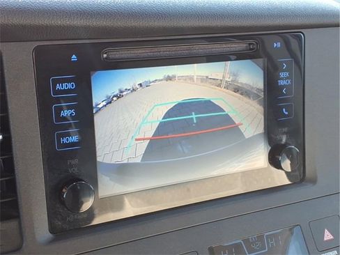 Used 2017 Toyota Sienna LE image 8