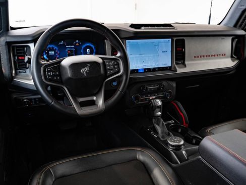 Used 2025 Ford Bronco Big Bend w/ Black Diamond Package AWD/4WD image 4