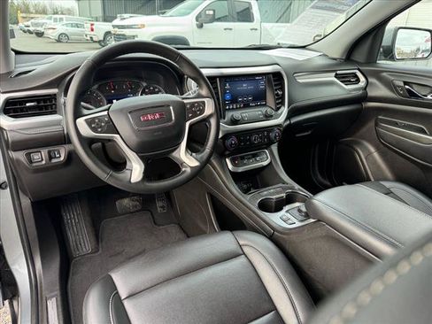 Used 2023 GMC Acadia SLT AWD/4WD image 9