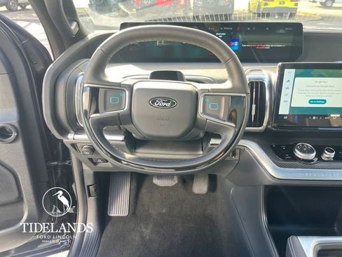 New 2025 Ford Expedition Platinum image 15