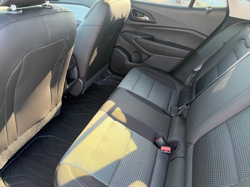 New 2026 Chevrolet Trax LT w/ Sunroof Package FWD image 11