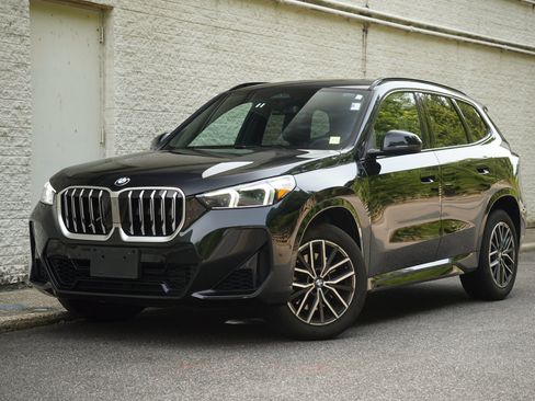 Used 2026 BMW X1 xDrive28i AWD/4WD image 2