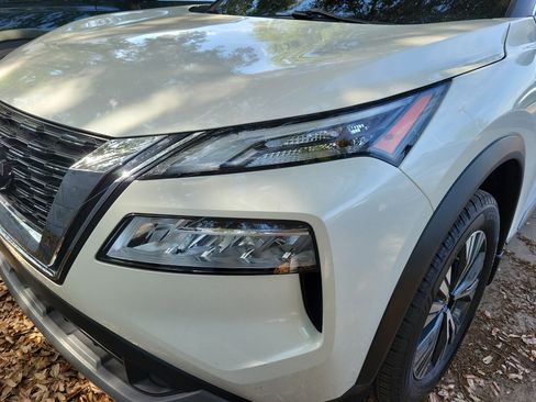 Certified 2023 Nissan Rogue SV FWD image 3