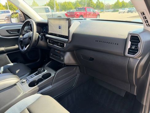 Used 2025 Ford Bronco Sport Outer Banks AWD/4WD image 11