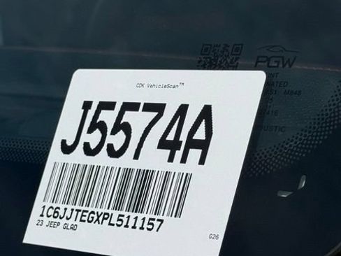 Used 2023 Jeep Gladiator Mojave w/ Cold Weather Group AWD/4WD image 33