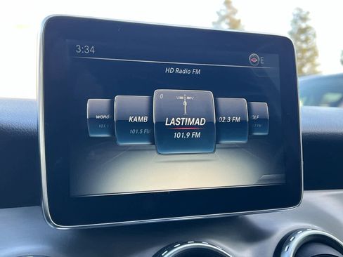 Used 2016 Mercedes-Benz GLA 250 4MATIC image 18