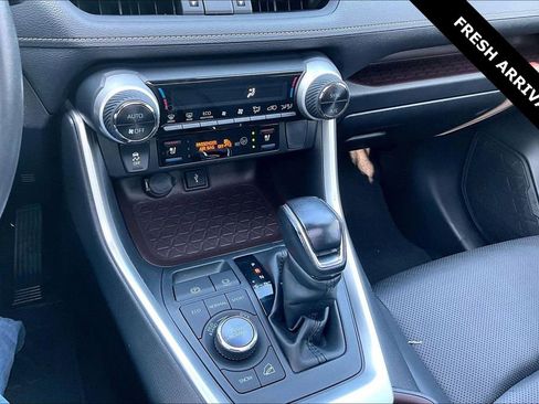 Used 2020 Toyota RAV4 Limited w/ Limited Grade Weather Package AWD/4WD image 15