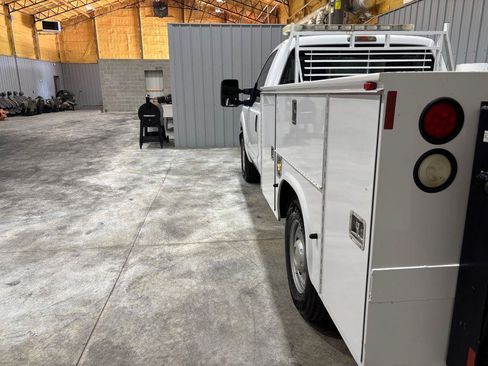 Used 2013 Ford F250 XL RWD image 9