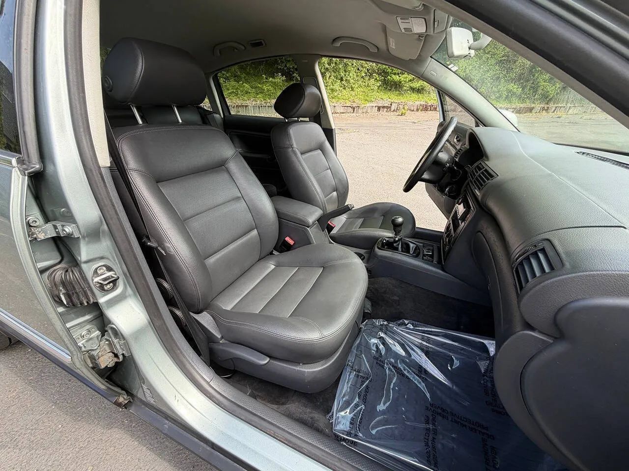 Used 2005 Volkswagen Passat GL FWD image 39