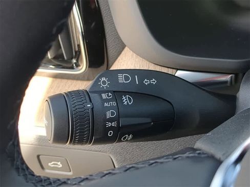 New 2026 Volvo XC60 B5 Plus w/ Protection Package Premier image 25