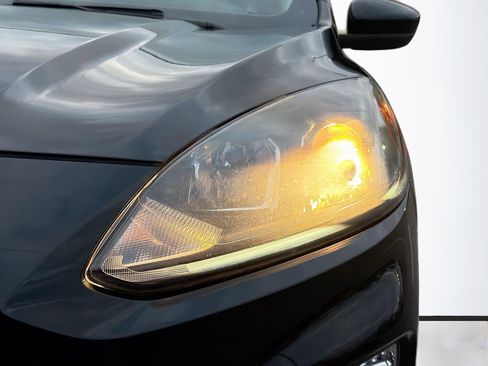 Used 2021 Ford Escape SEL image 9