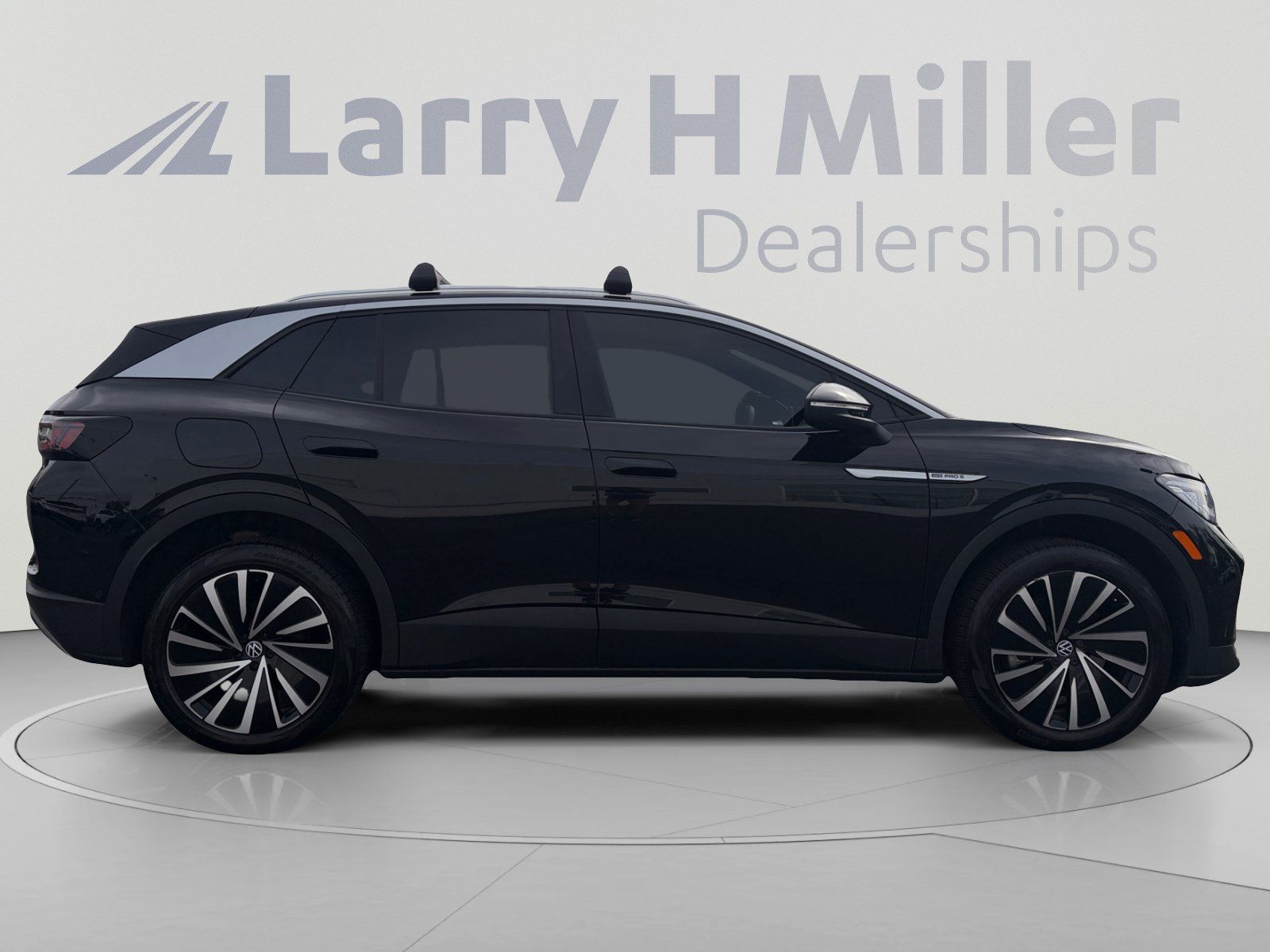 Used 2023 Volkswagen ID.4 Pro S Plus AWD/4WD image 6