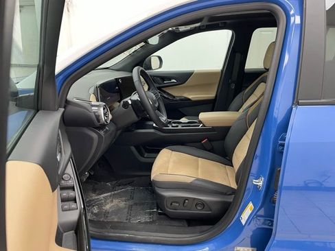 New 2025 Chevrolet Equinox ACTIV w/ Safety and Technology Package image 8