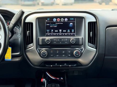 Used 2019 Chevrolet Silverado 1500 LT AWD/4WD image 22