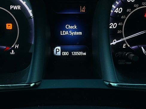 Used 2016 Toyota Avalon Limited w/ Toyota Safety Sense Package image 45