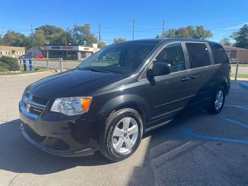 Used 2016 Dodge Grand Caravan SE w/ Quick Order Package 29E SE FWD image 1