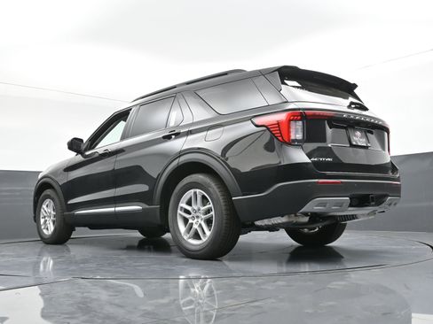 New 2025 Ford Explorer Active w/ Active Comfort Package image 14
