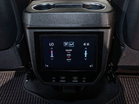 Used 2025 GMC Yukon Denali Ultimate image 24