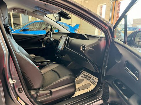 Used 2021 Toyota Prius Prime Limited FWD image 28