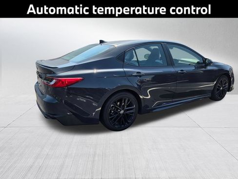 Used 2025 Toyota Camry SE FWD image 6