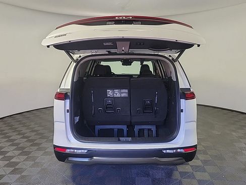 Used 2024 Kia Carnival SX image 8