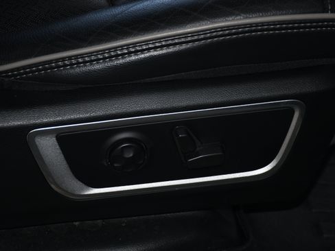 Used 2021 RAM 1500 Laramie AWD/4WD image 22