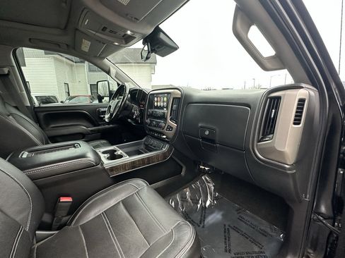 Used 2016 GMC Sierra 3500 Denali w/ Duramax Plus Package AWD/4WD image 9