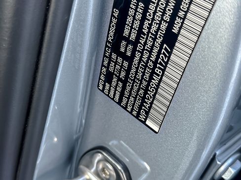 Used 2021 Porsche Macan image 28