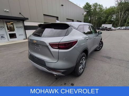 Used 2025 Chevrolet Blazer LT AWD/4WD image 4