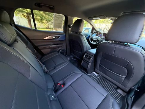 Used 2025 Chevrolet Equinox EV LT w/ Convenience Package image 20