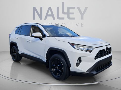 Certified 2021 Toyota RAV4 XLE w/ Convenience Package FWD image 7