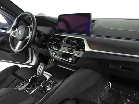 Certified 2023 BMW 530e w/ M Sport Package image 13