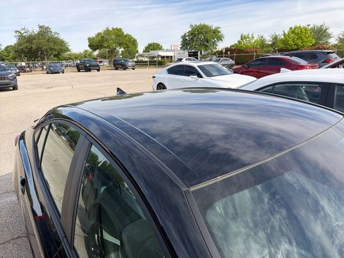 Used 2025 Toyota Camry SE w/ Convenience Package image 5