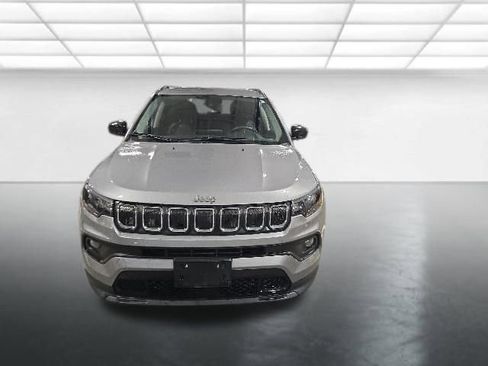 Used 2022 Jeep Compass Latitude AWD/4WD image 9