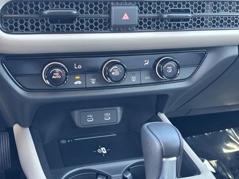 New 2027 Honda HR-V LX image 16